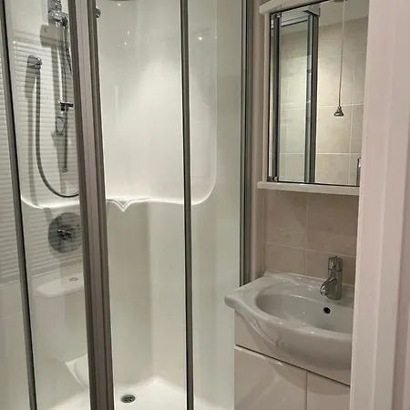 Lodge,sleeps 6 * Windermere