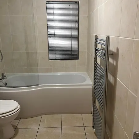 Lodge,sleeps 6 *
