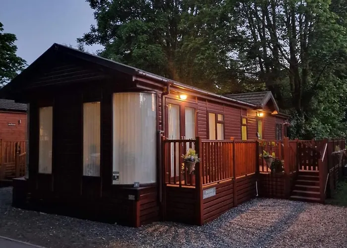 Lodge,sleeps 6 *