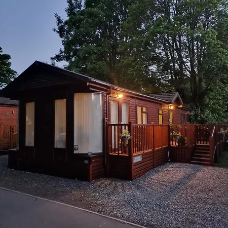 Lodge,sleeps 6 *